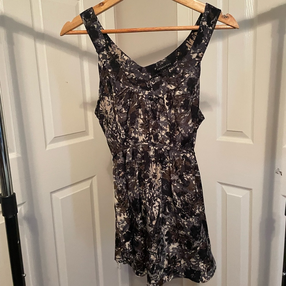 Forever 21 Cute Top